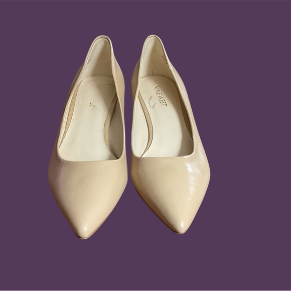 NWOT NINE WEST CREAM COLORED PUMP IN SIZE 7M - Picture 2 of 3